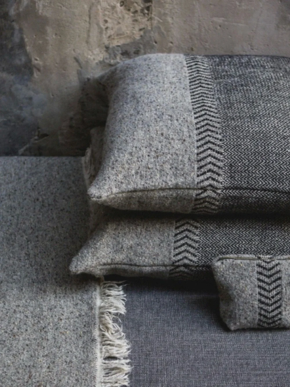 Libeco JULES Black and Grey Herringbone Pillow set with Inserts